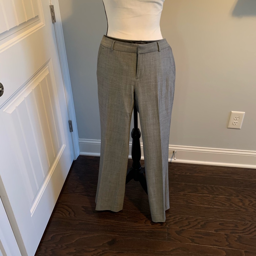 Banana Republic Women's Straight Leg Dress Pants in Gray
